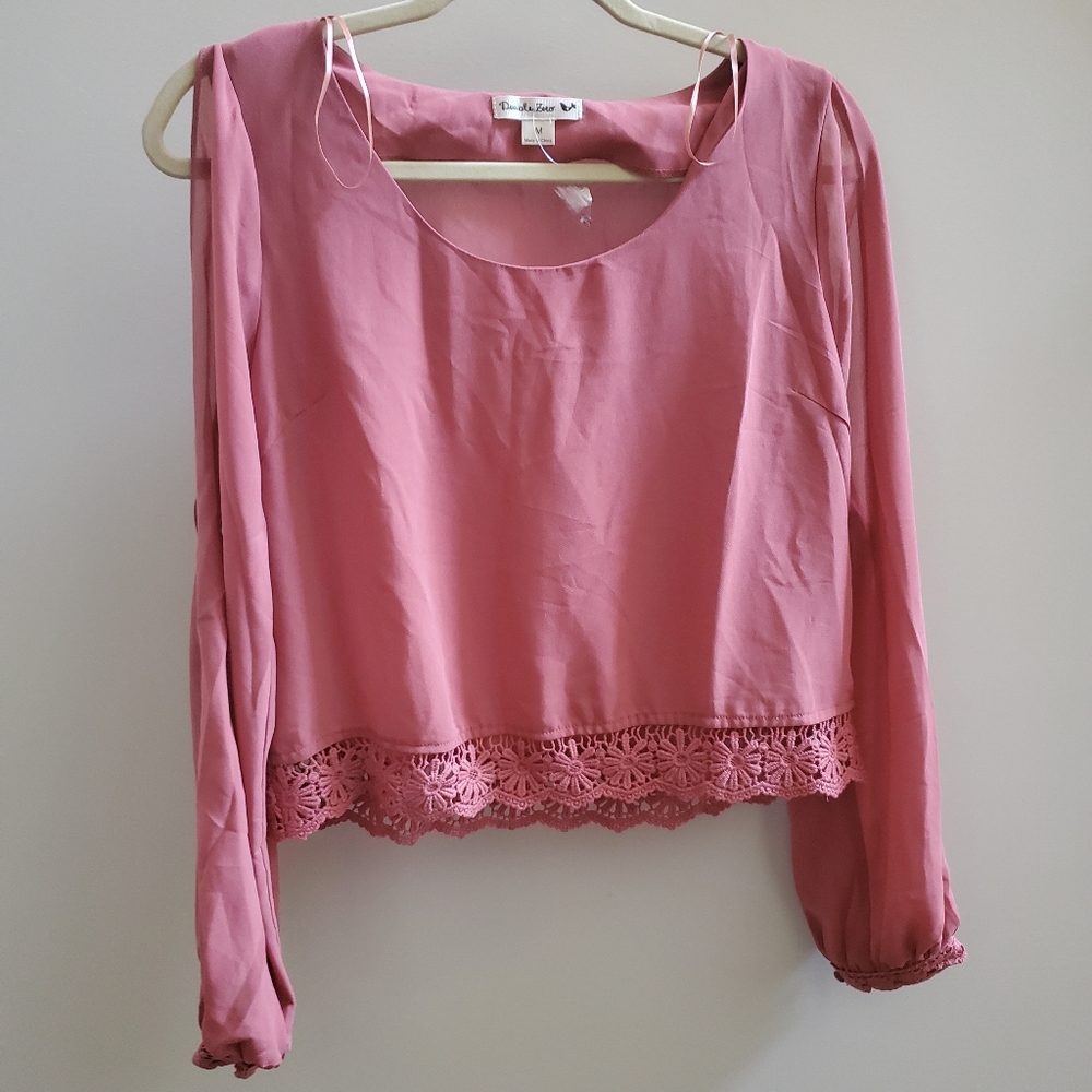 Double Zero Cold-Shoulder Top M